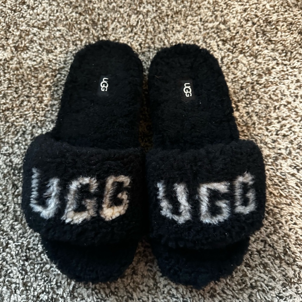 Ugg Slides